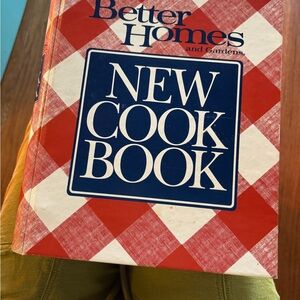 Better Homes And Gardens Red and White Checked New Cook Book
